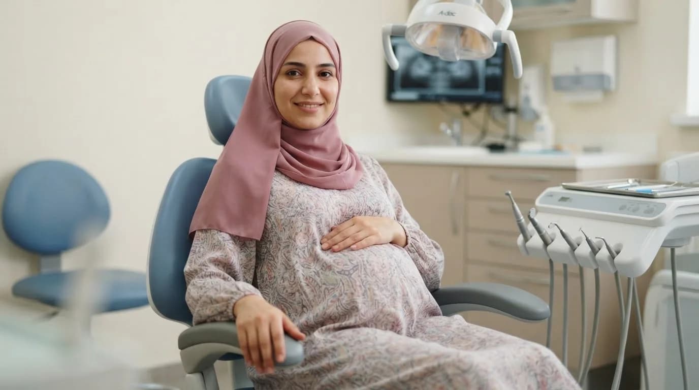 العناية بالأسنان أثناء الحمل: ما الآمن وما يجب تأجيله — دليل حول العناية بصحة الأسنان أثناء الحمل والإجراءات العلاجية الآمنة للأم وجنينها.
