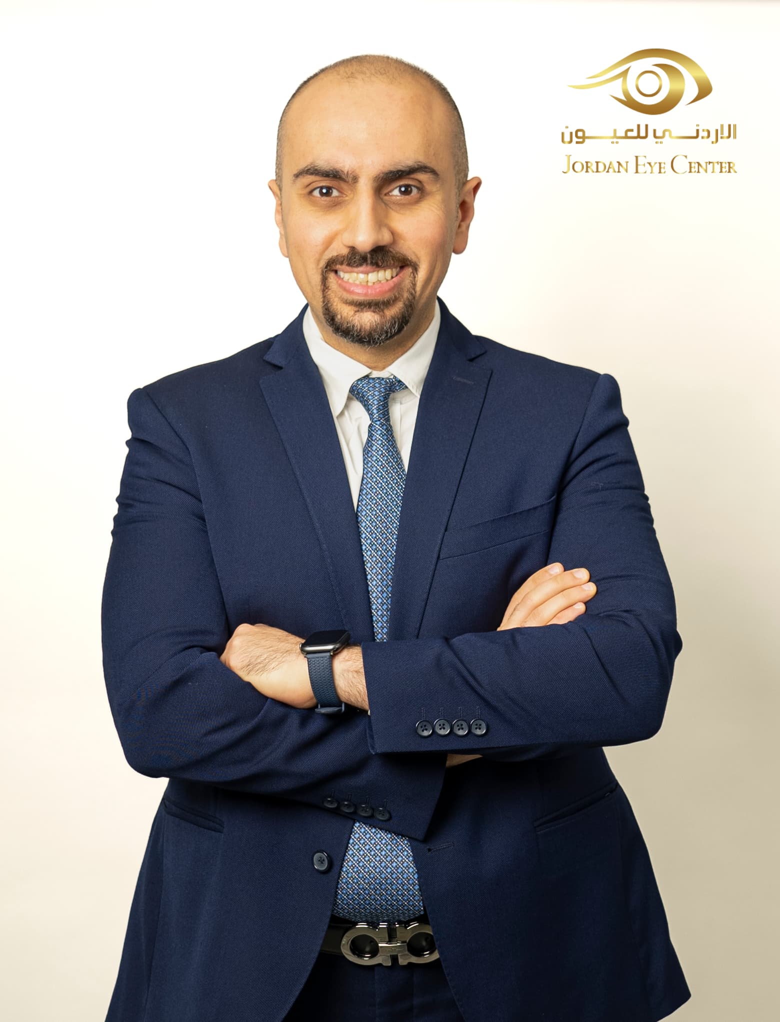 الدكتور محمد أكرم حواري اختصاصي عيون في عمّان