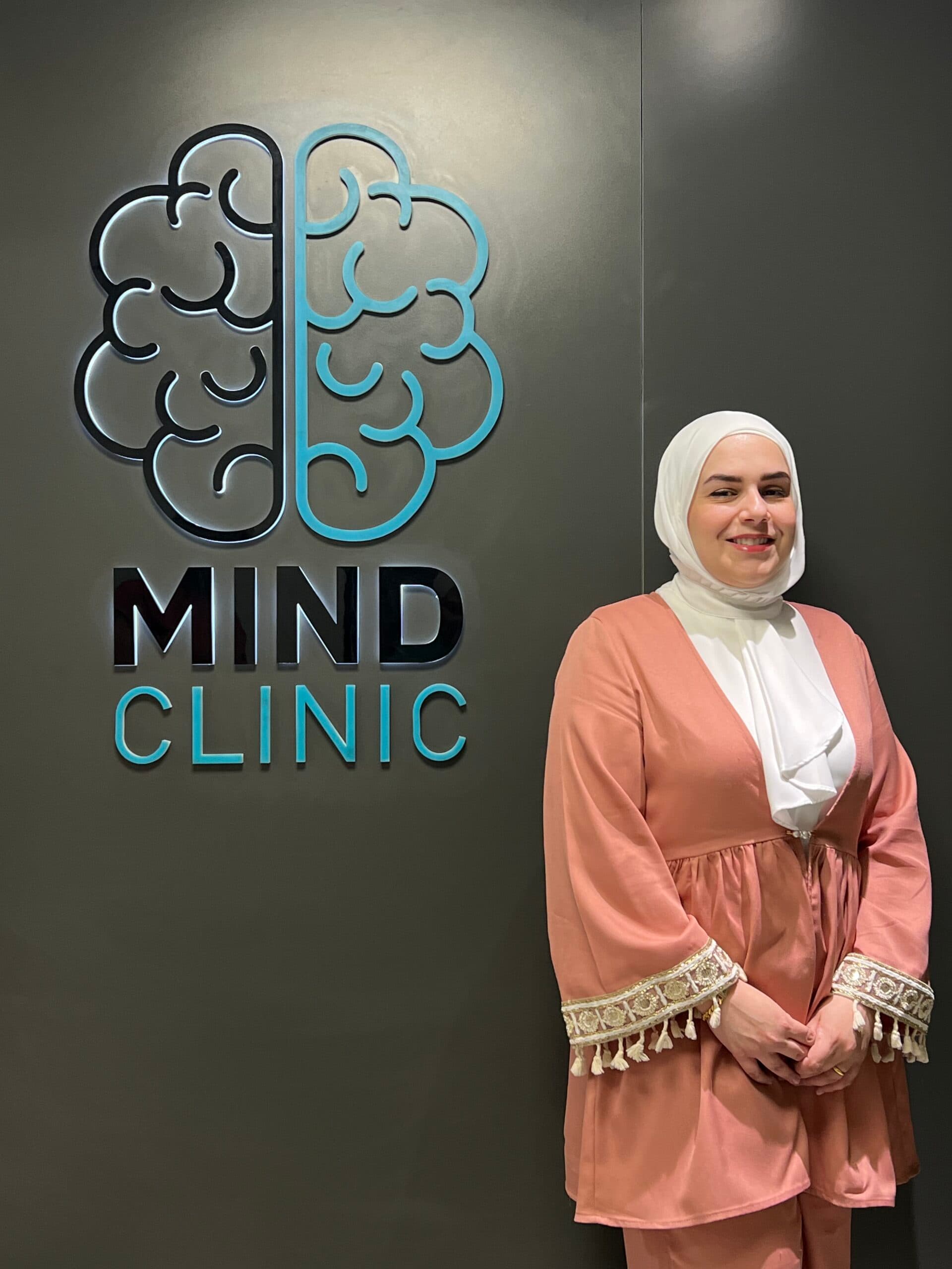 الدكتور شذى عمر اختصاصي نفسية في عمّان