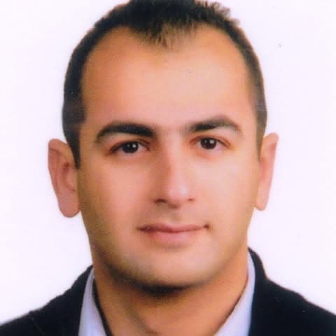 الدكتور إياد عدنان القسوس اختصاصي عيون في وسط الكرك، الكرك
