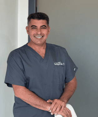 الدكتور منقذ ياسين الرواشدة (Dr. Monketh Yasin Al Rawashdeh) طبيب أطفال أنابيب وعقم في عرجان، عمّان